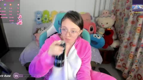 Snapshot of aria_alaia chatting on 11, 4, 2026 Linda online show from 11, 4, 2026