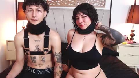 aria y orien  online show from 10, 3, 2025