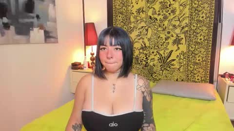 aria y orien  online show from 12, 9, 2025