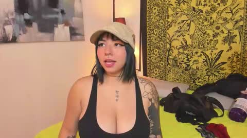 aria y orien  online show from 15, 9, 2025