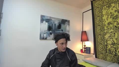 aria y orien  online show from 13, 11, 2025