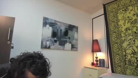 aria y orien  online show from 14, 12, 2025