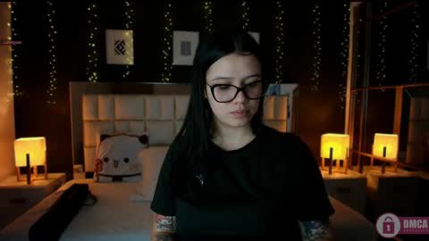 Snapshot of aria_bloomer chatting on 31, 5, 2026 Ari online show from 31, 5, 2026