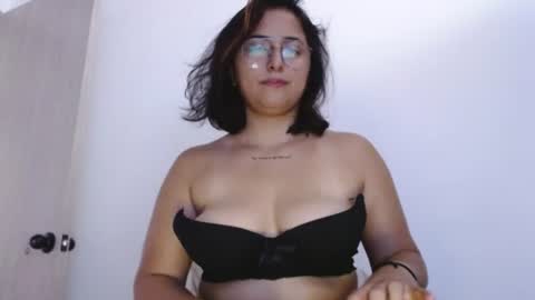 Snapshot of aria_bronw chatting on 21, 7, 2026 AriaBronw online show from 21, 7, 2026
