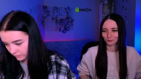 Snapshot of aria_glow chatting on 10, 4, 2026 Aria online show from 10, 4, 2026