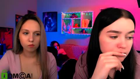 Snapshot of aria_glow chatting on 11, 4, 2026 Aria online show from 11, 4, 2026