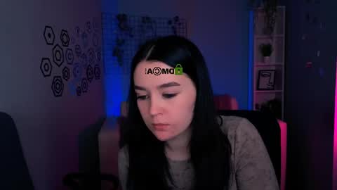 Snapshot of aria_glow chatting on 21, 4, 2026 Aria online show from 21, 4, 2026