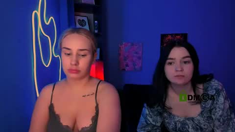 Snapshot of aria_glow chatting on 26, 4, 2026 Aria online show from 26, 4, 2026