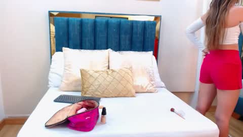 Snapshot of aria_martiin chatting on 22, 4, 2026 aria online show from 22, 4, 2026