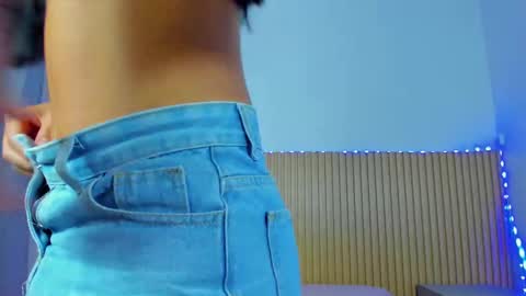 Snapshot of aria_millers_ chatting on 11, 1, 2026 Aria Millers online show from 11, 1, 2026