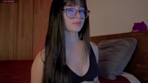 Snapshot of aria_mora chatting on 28, 6, 2026 Roxxy online show from 28, 6, 2026
