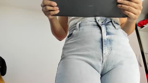 ariacoral online show from 16, 12, 2025