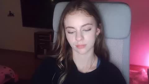 Snapshot of ariacreazy chatting on 8, 11, 2025 AriaCreazy online show from 8, 11, 2025