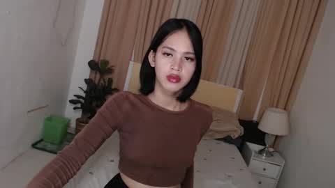 Snapshot of ariahooper chatting on 11, 3, 2025 Christine JorgensenChristmas wish breasts implants online show from 11, 3, 2025