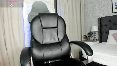 Snapshot of ariana__rosse chatting on 2, 5, 2026 Ari online show from 2, 5, 2026