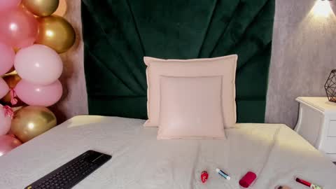 Snapshot of ariana_ceballos chatting on 31, 12, 2024 ARIANA online show from 31, 12, 2024