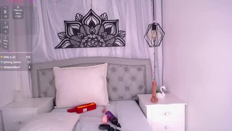 Snapshot of ariana_ceballos chatting on 15, 2, 2025 ARIANA online show from 15, 2, 2025