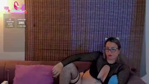 Snapshot of ariana_cross_ chatting on 6, 11, 2025 Ariana Cruz online show from 6, 11, 2025