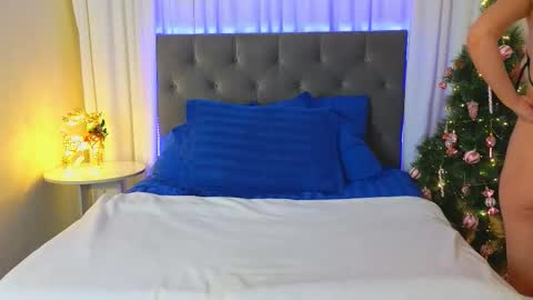 Snapshot of ariana_petite chatting on 12, 1, 2026 Ariana online show from 12, 1, 2026