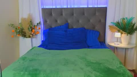 Snapshot of ariana_petite chatting on 22, 2, 2026 Ariana online show from 22, 2, 2026