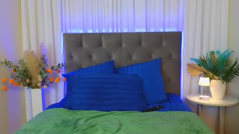 Snapshot of ariana_petite chatting on 5, 3, 2026 Ariana online show from 5, 3, 2026