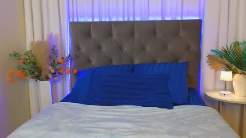 Snapshot of ariana_petite chatting on 19, 3, 2026 Ariana online show from 19, 3, 2026