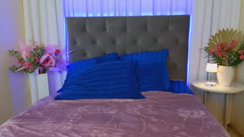 Snapshot of ariana_petite chatting on 3, 4, 2026 Ariana online show from 3, 4, 2026