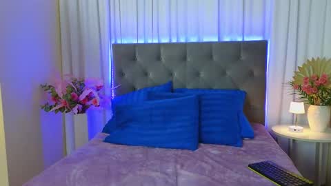 Snapshot of ariana_petite chatting on 10, 4, 2026 Ariana online show from 10, 4, 2026