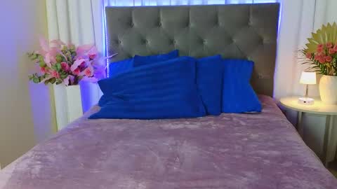 Snapshot of ariana_petite chatting on 13, 4, 2026 Ariana online show from 13, 4, 2026