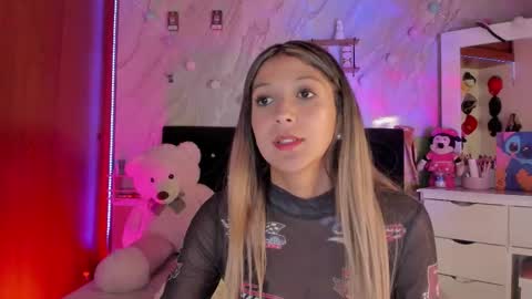 Snapshot of ariana_rosse__ chatting on 15, 1, 2026 Ariana online show from 15, 1, 2026