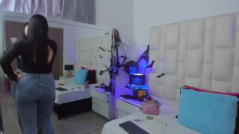  ariana  online show from 22, 10, 2025