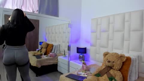  ariana  online show from 25, 3, 2026