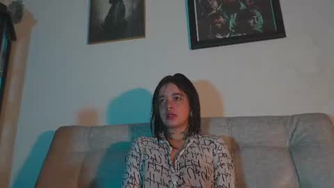 ariana_whitee online show from 12, 6, 2026