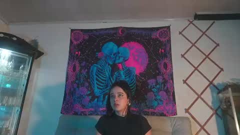 ariana_whitee online show from 7, 7, 2026