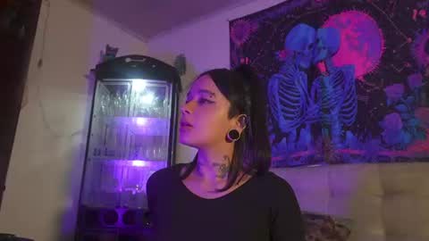 ariana_whitee online show from 18, 7, 2026