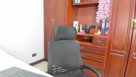 Snapshot of arianacontee chatting on 27, 9, 2025 Andrea online show from 27, 9, 2025