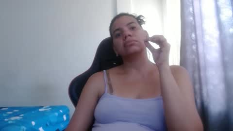 Snapshot of ariannaloovel chatting on 14, 10, 2025 ariannaloovel online show from 14, 10, 2025