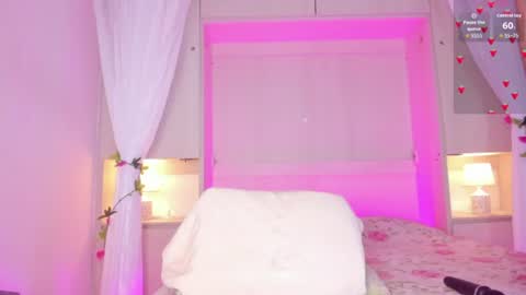 ariannavega_ online show from 7, 7, 2026