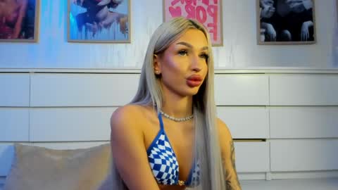 Snapshot of ariannaxo_ chatting on 10, 5, 2026 Arianna online show from 10, 5, 2026