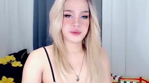 Snapshot of arianne_xoxo777 chatting on 1, 3, 2025 ARIANNE CUMS  online show from 1, 3, 2025