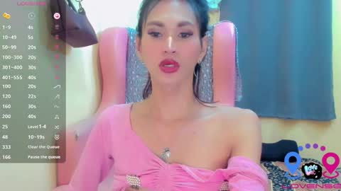 Snapshot of ariba_aribats chatting on 17, 12, 2025 VAL online show from 17, 12, 2025