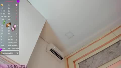 Snapshot of ariel_versace chatting on 23, 10, 2025 ARIEL online show from 23, 10, 2025