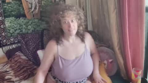 Snapshot of arielabai chatting on 7, 4, 2026 Arielle Ari online show from 7, 4, 2026