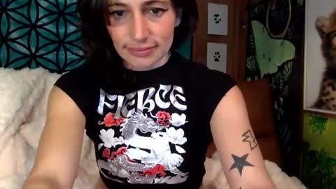 ariel  colin when hes here online show from 15, 12, 2024