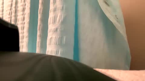 ariel  colin when hes here online show from 8, 1, 2025