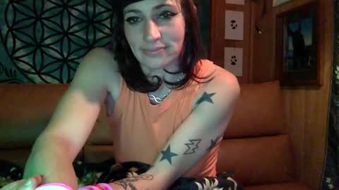 ariel  colin when hes here online show from 17, 1, 2025