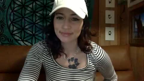 ariel  colin when hes here online show from 25, 2, 2025