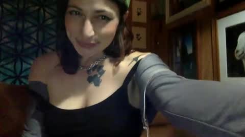 ariel  colin when hes here online show from 4, 3, 2025