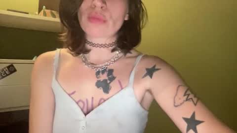 Snapshot of arielwyld chatting on 9, 1, 2026 ariel colin when hes here online show from 9, 1, 2026