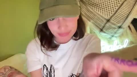 Snapshot of arielwyld chatting on 15, 3, 2026 ariel colin when hes here online show from 15, 3, 2026